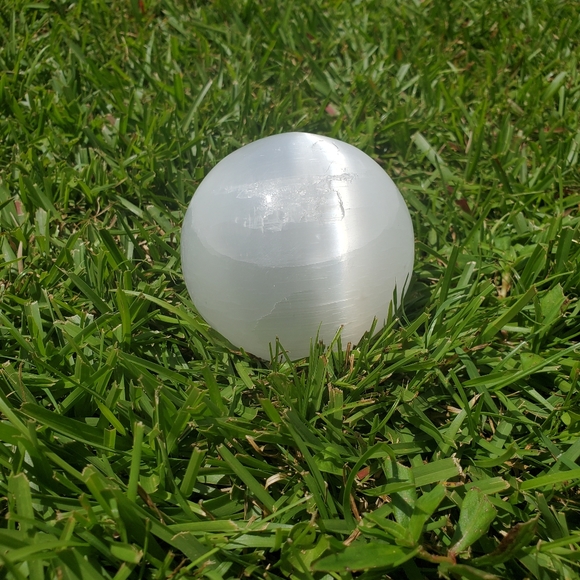 Selenite Crystal Sphere - Picture 5 of 7